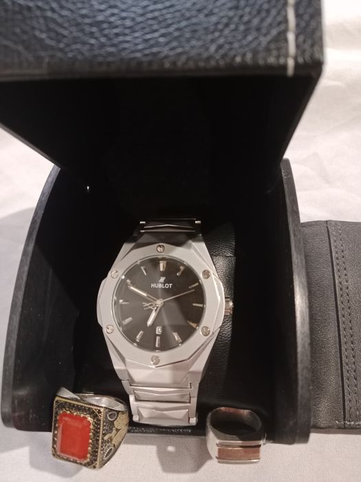 Сағат HUBLOT сатылады