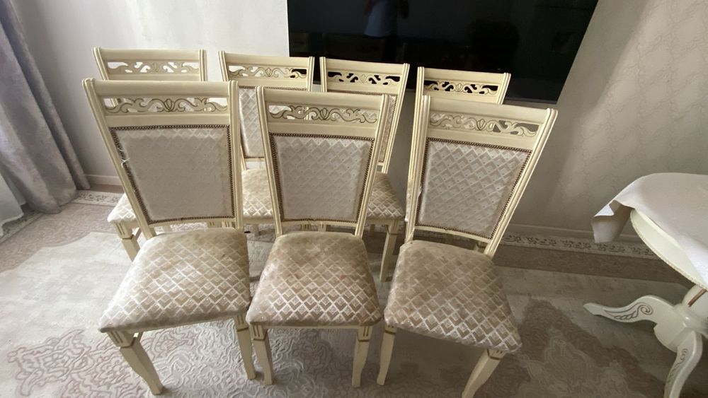 Стулья продам 8 штук