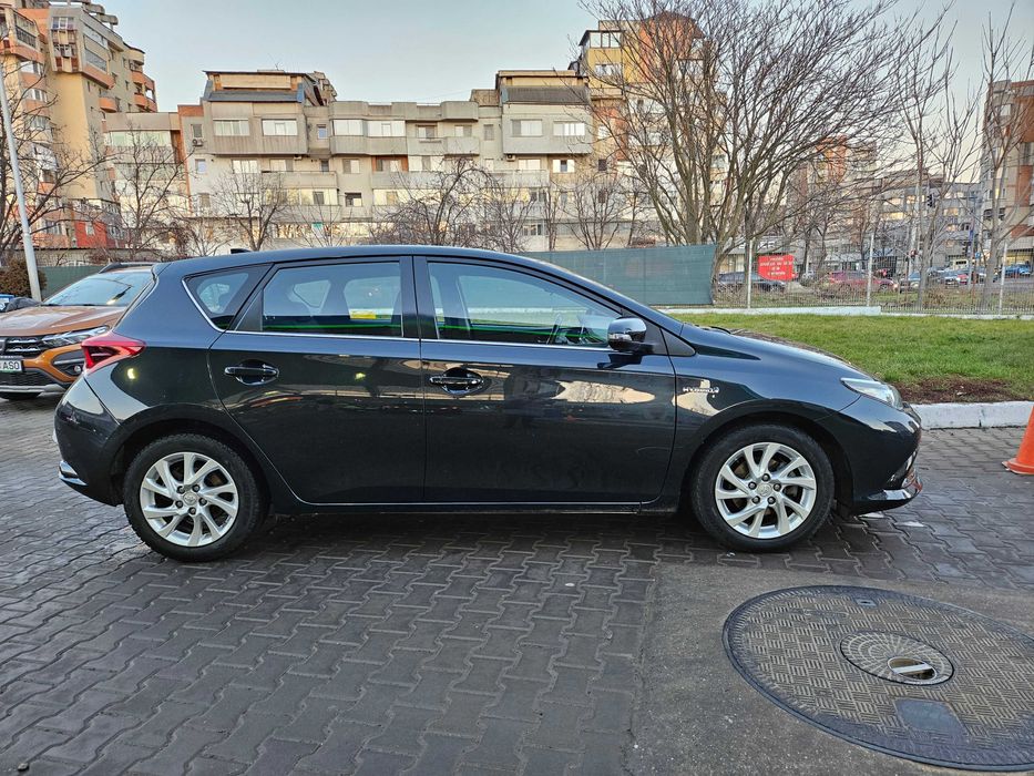 Toyota Auris Hybrid , 2017 , 230.000Km