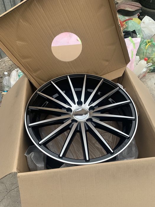 Продам диски VOSSEN R18 5:114/3