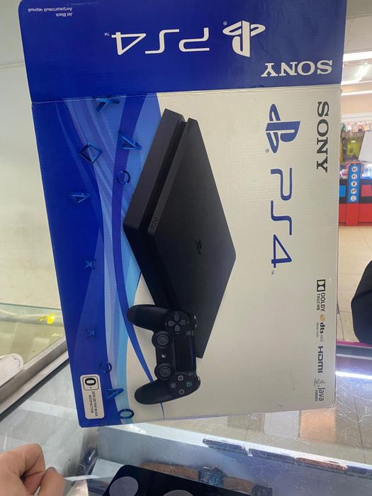 Play Station 4 1000gb slim