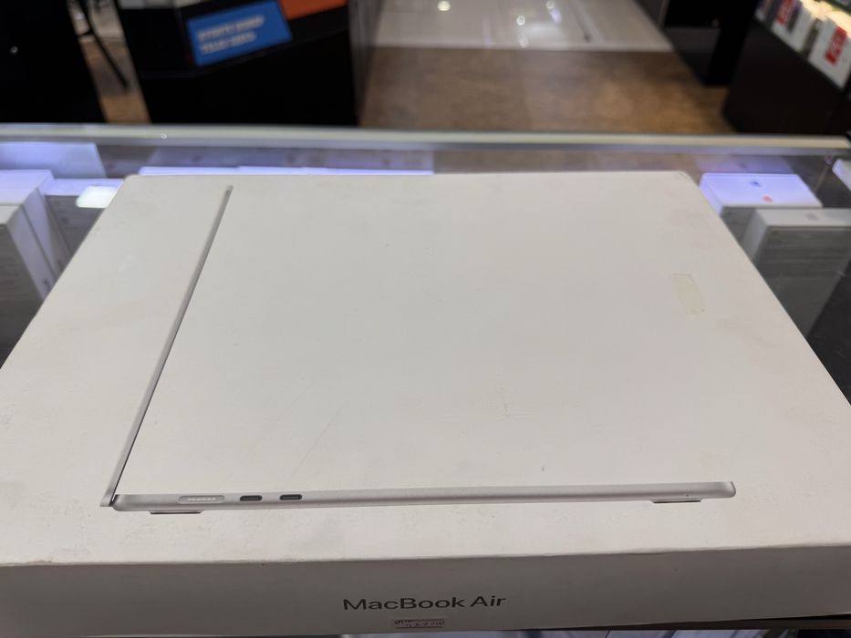 Macbook air 15 m4 24/512
