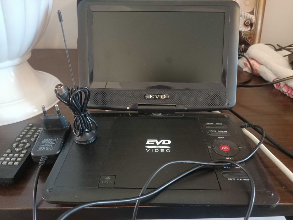 Дисковод черного цвета