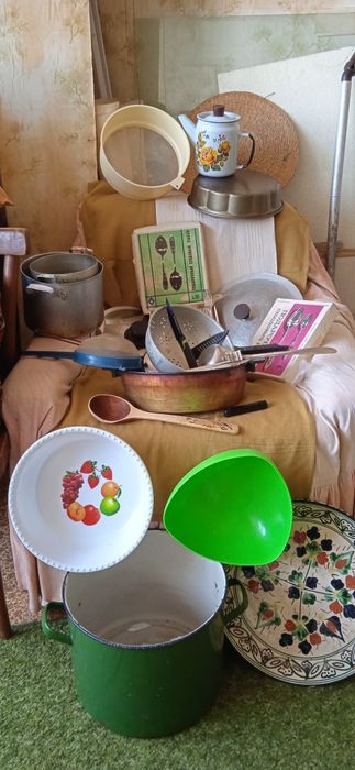 Кухонные принадлежности:,Посуда разная