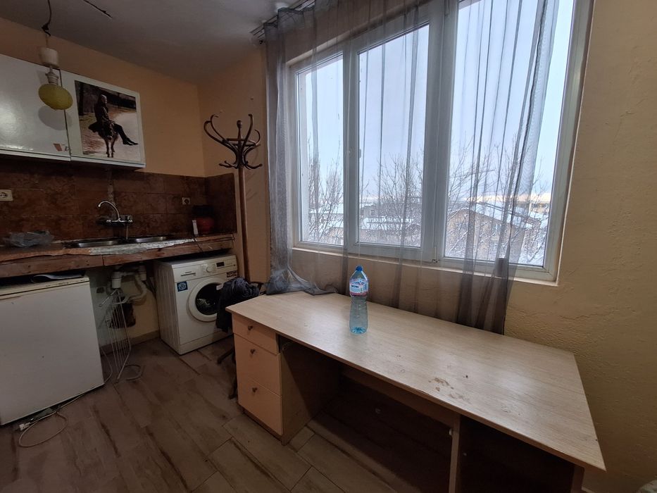 Дава се под наем  в София, Хладилника - 20 кв.м за 229.5 € - Снимка #1