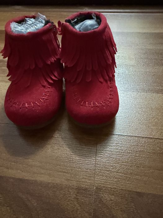 Бардовые ботиночка с висульками