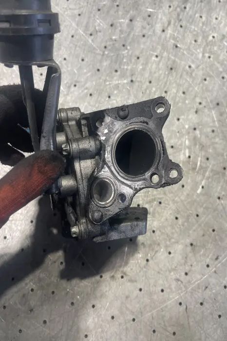 EGR A 651 142 00 67 Mercedes-Benz GLK-Class 2010