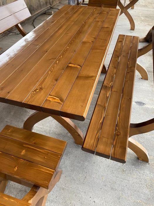 Mobilier exterior lemn masiv