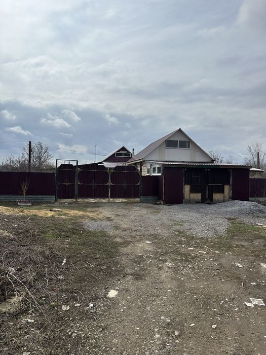 Дом на дачном участке