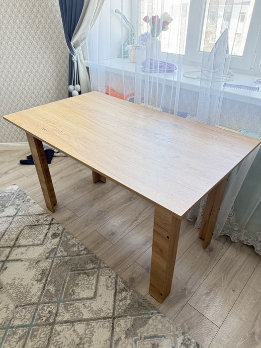 Продам кухонный стол