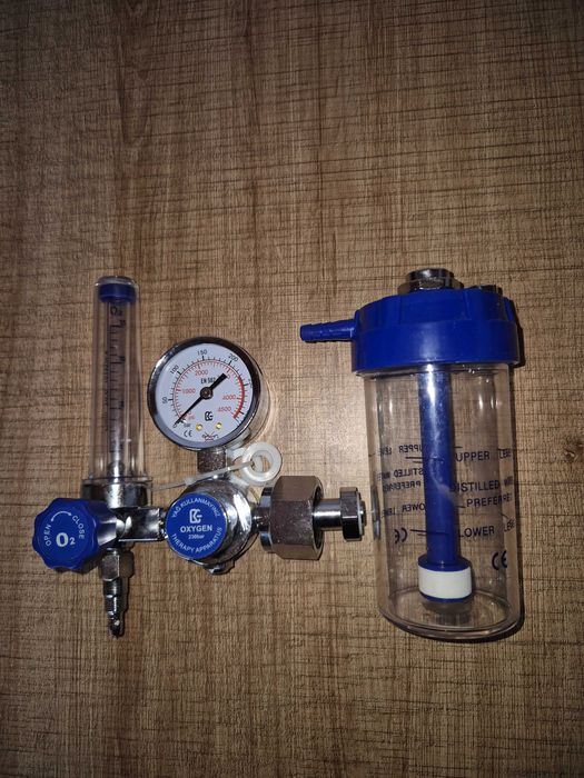 Медицински редуцир вентил с ротаметър и овлажнител