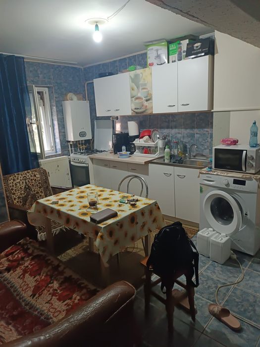Se vinde apartament 2 camere decomandat parter