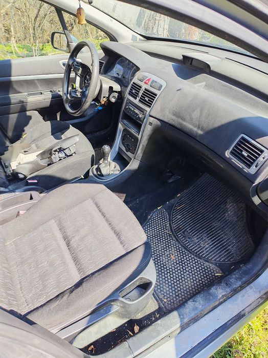 Продавам Пежо307 комби начасти