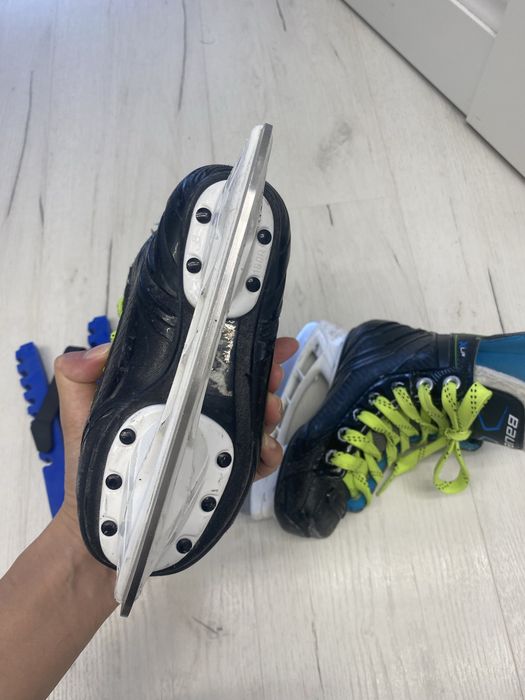Продаю хоккейные коньки детские bauer