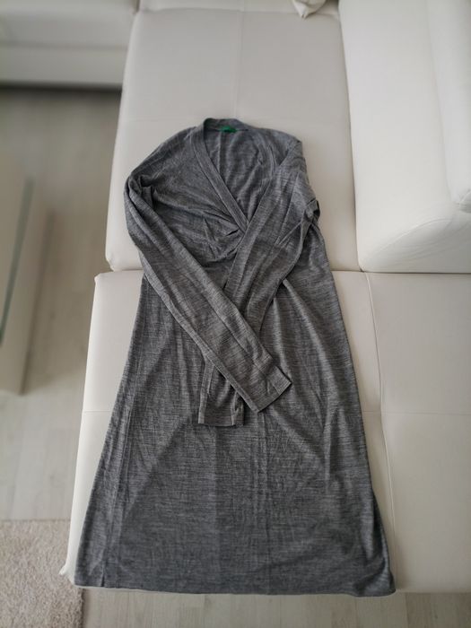 Vând rochie de la Benetton, produs de calitate mărimea L.