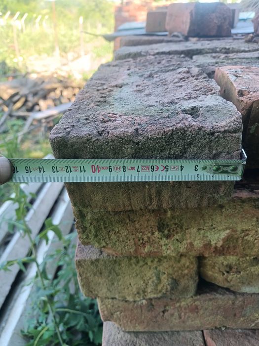 Vand caramida din demolare.Aproximativ 10 mc, circa 4500 caramizi.