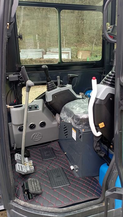 Продавам Багер Rippa R 22 Pro