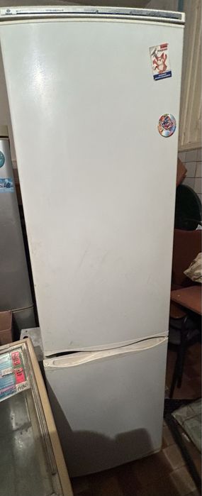 Холодильник двухкамерный