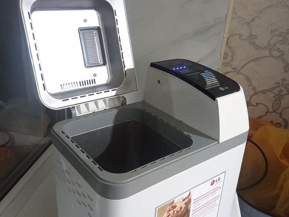 продам хлебопечку LG