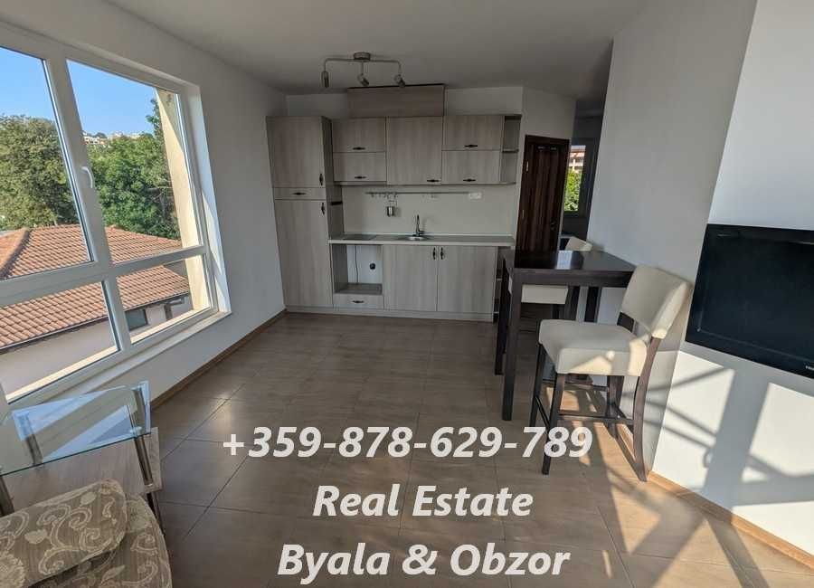 Двустаен апртамент с морска панорана на 100 метра от плажа