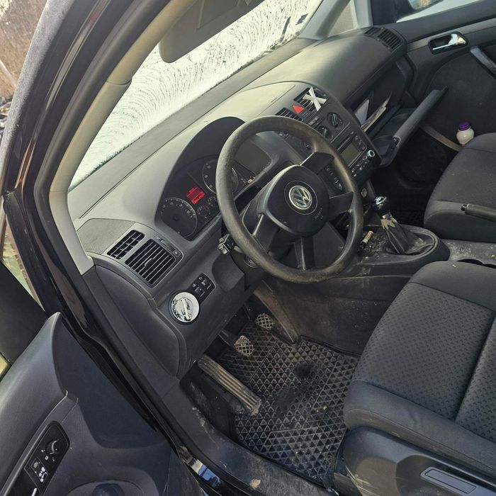 Продавам VW Touran 1.9 105кс.   
както и всякакви други коли на ЧАСТИ