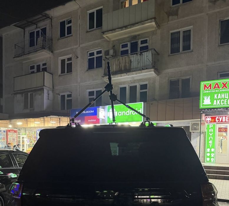 Prisoskalar selfi plakalar mashinaga kamera ornatish unchun
