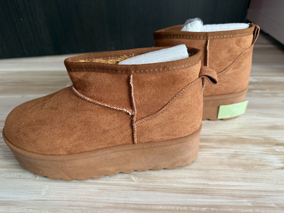 Ghete noi cu eticheta