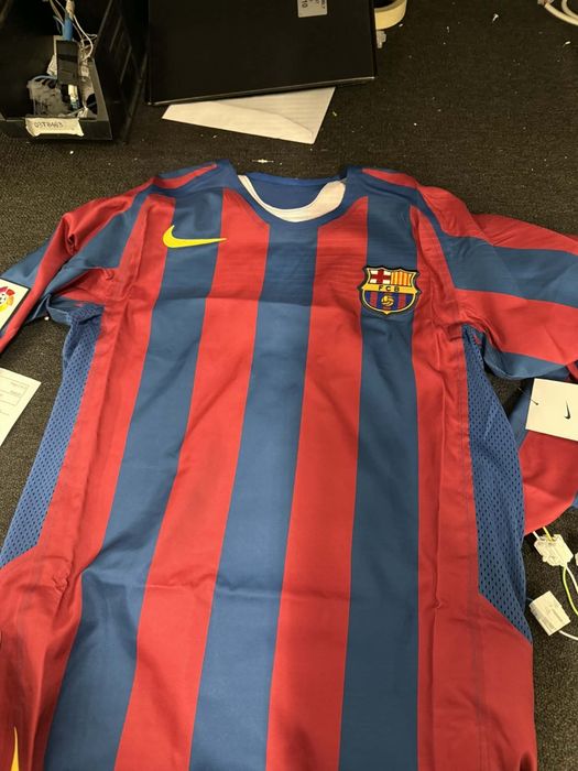Tricou Ronaldinho 10 Nike FC Barcelona 2006 Reissue Original HQ1462-471 - Marimea S
