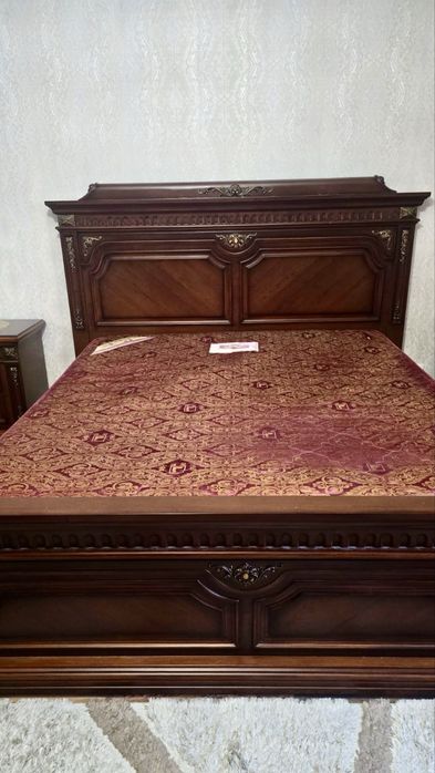 Продается кровать с матрацем