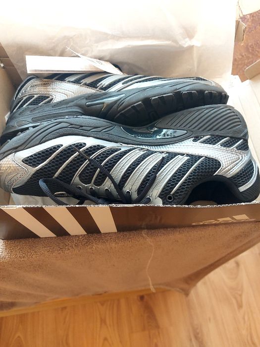 маратонки Adidas  48