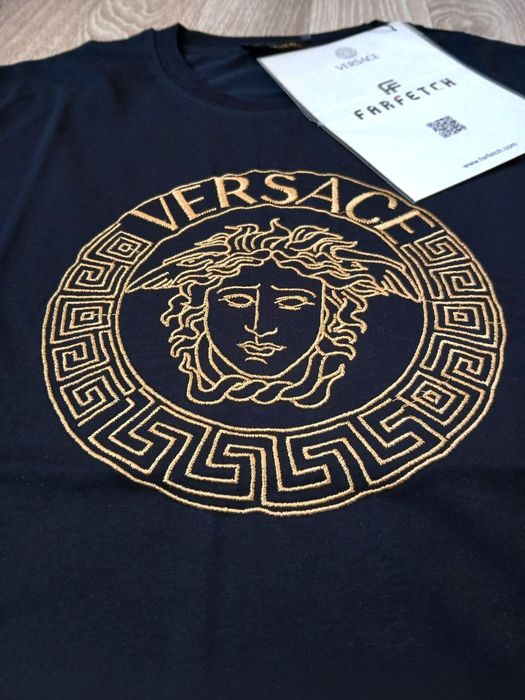 Versace тениски в черен вариант - ТОП модел за сезона ! ! !