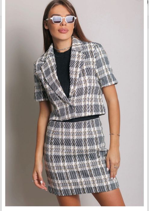 Дамски костюм букле
