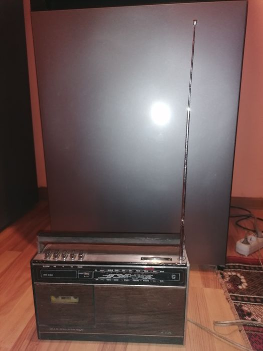 Vând radio casetofon vechi Philips