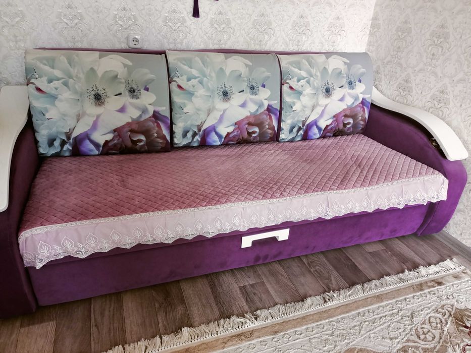 Продам диван длина 2.20, Red есть