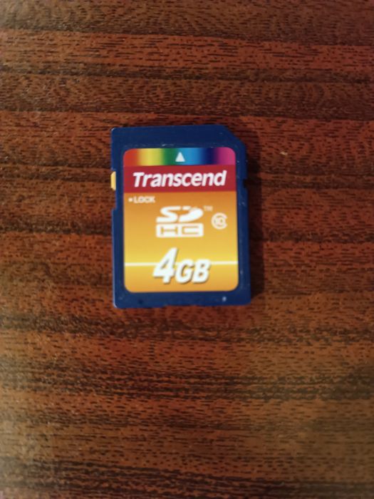 Флешка 4 Гб рабочая.