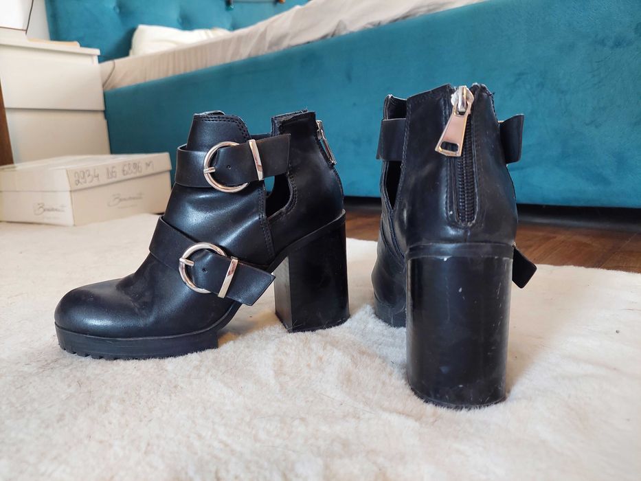 Botine Bershka negre cu toc gros, marimea 36