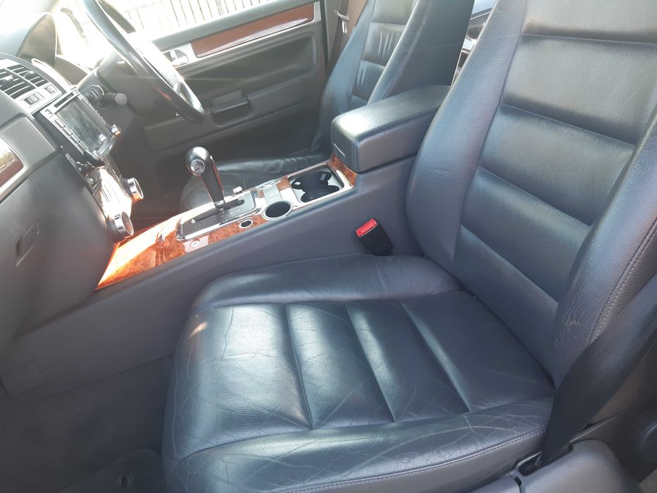 Portiere stanga vw touareg 7L nonfacelift culoare negru cod LC9Z