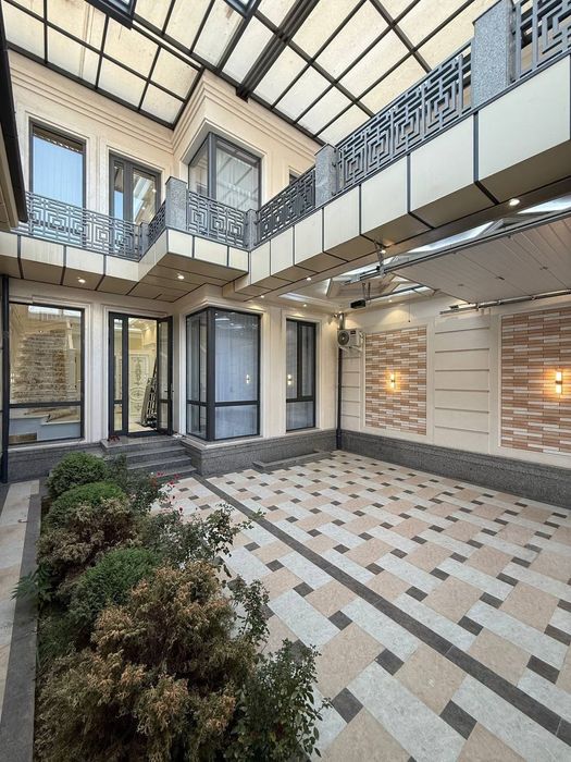 Продается дом 5 комнат, ориентир: Циолковский, 1,7 сотки 300м²