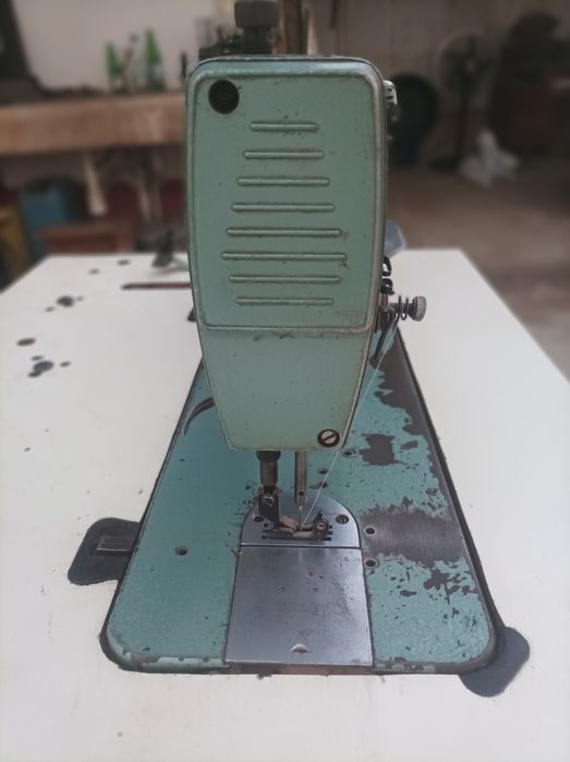 Промышленная швейная машинка