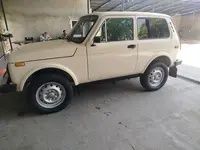 Niva sotiladi 1990 yil