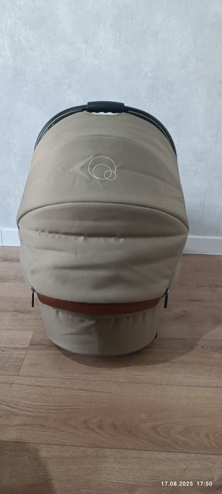 Детская прогулочная коляска