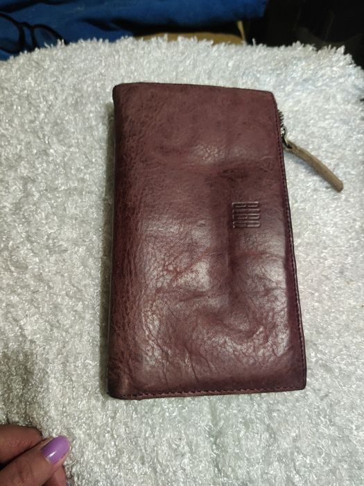 Дамски кожени портмонета