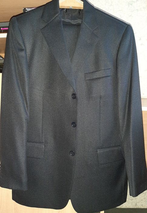 Продам костюм мужской