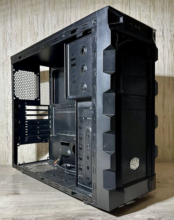 Корпус для компьютера Cooler Master