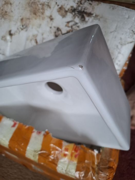 Продам раковину в туалет