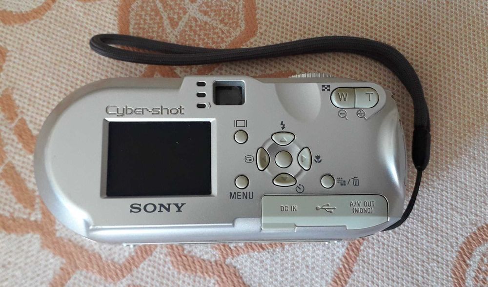 Продавам цифров фотоапарат „Sony”