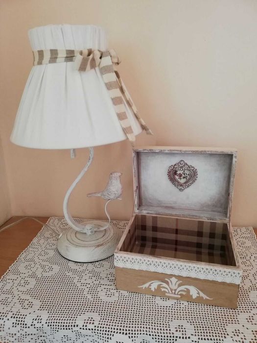 Кутия за бижута ВИНТИДЖ ръчна декорация отвън и отвътре