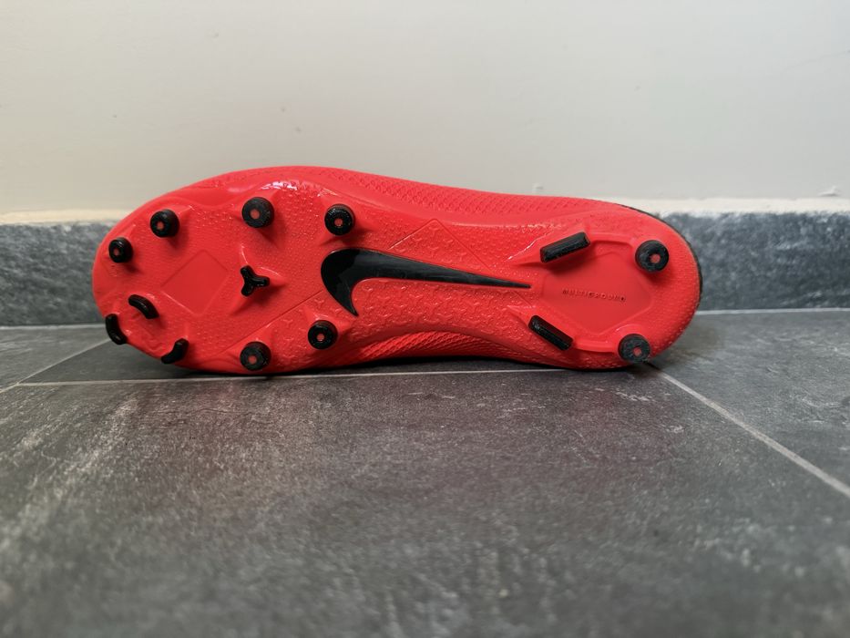 Бутонки Nike Phantom