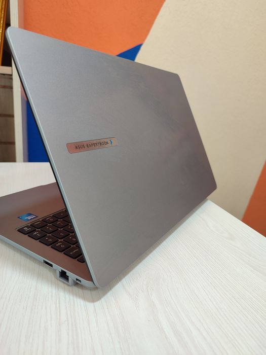 Продается ноутбук Asus Expert Book