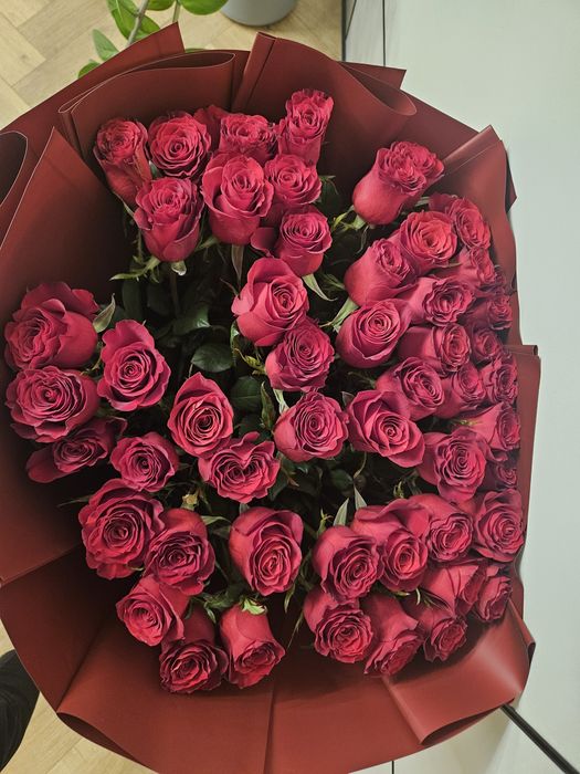 Красные розы, метровые